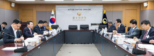 금융위 '신외부감사법 시행 준비상황 점검 회의'      (서울=연합뉴스) 김용범 금융위 부위원장이 2일 정부서울청사에서 열린 '신외부감사법 시행 준비상황 점검회의'에서 발언하고 있다. 2018.10.2 [금융위원회 제공]      photo@yna.co.kr  (끝)